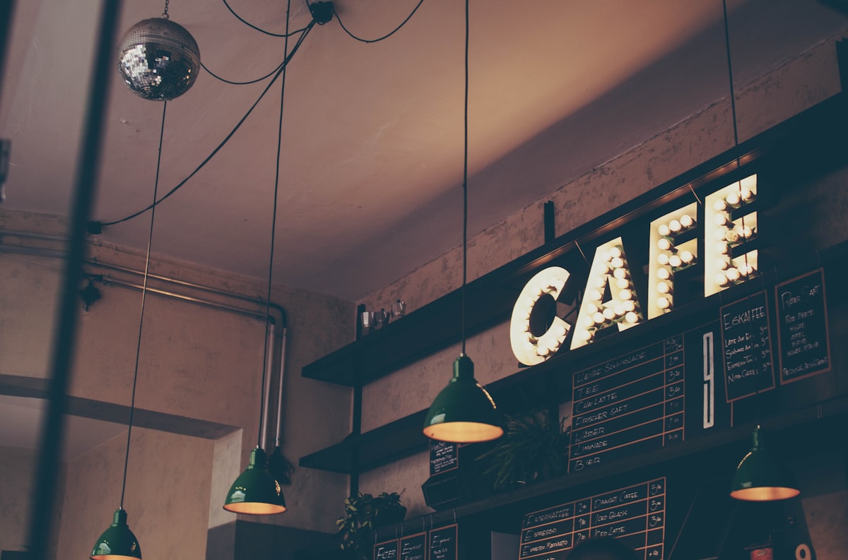 Không gian Coffee shop ấm áp